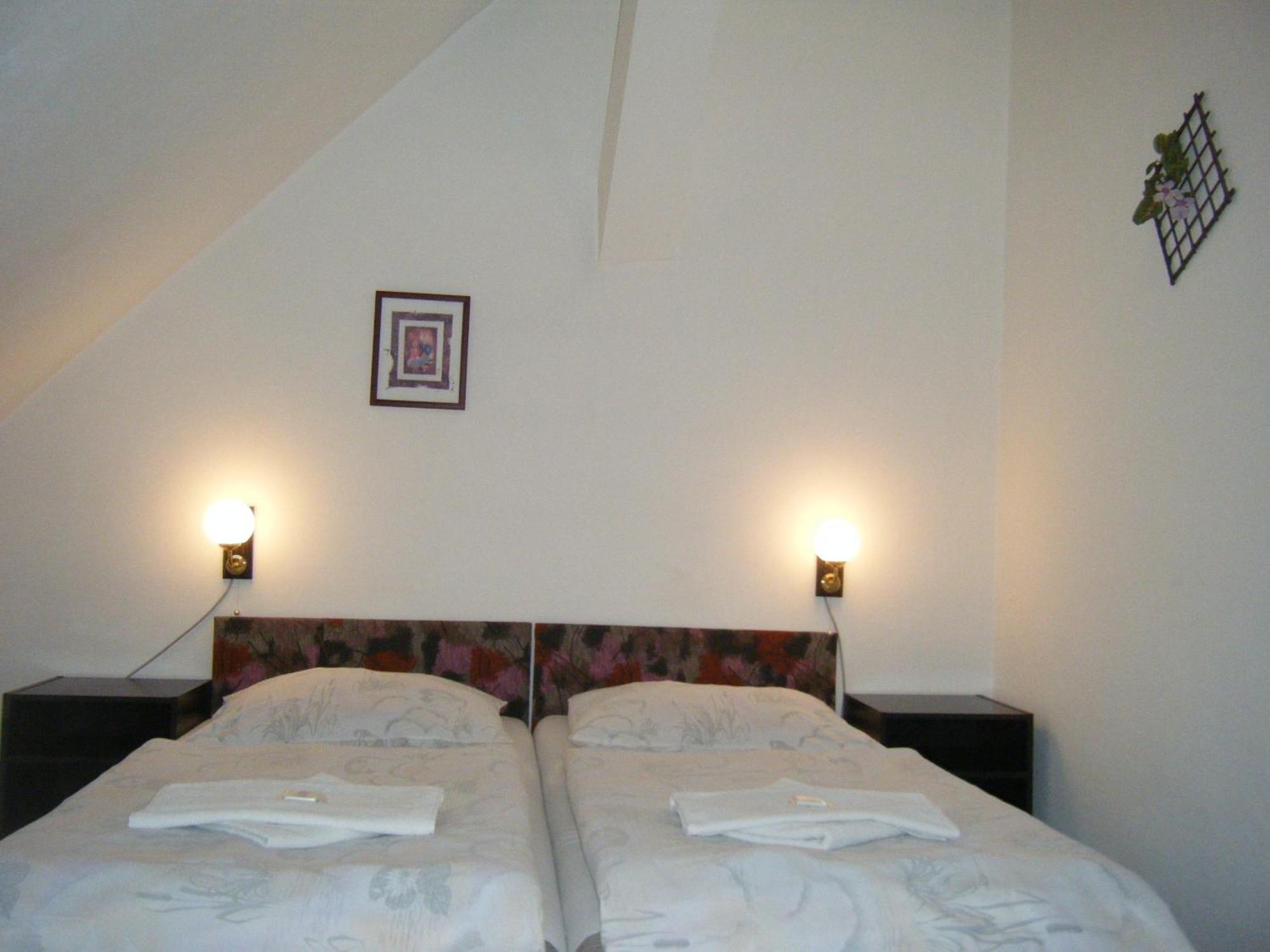 Hotel Parkan Prachatice Oda fotoğraf